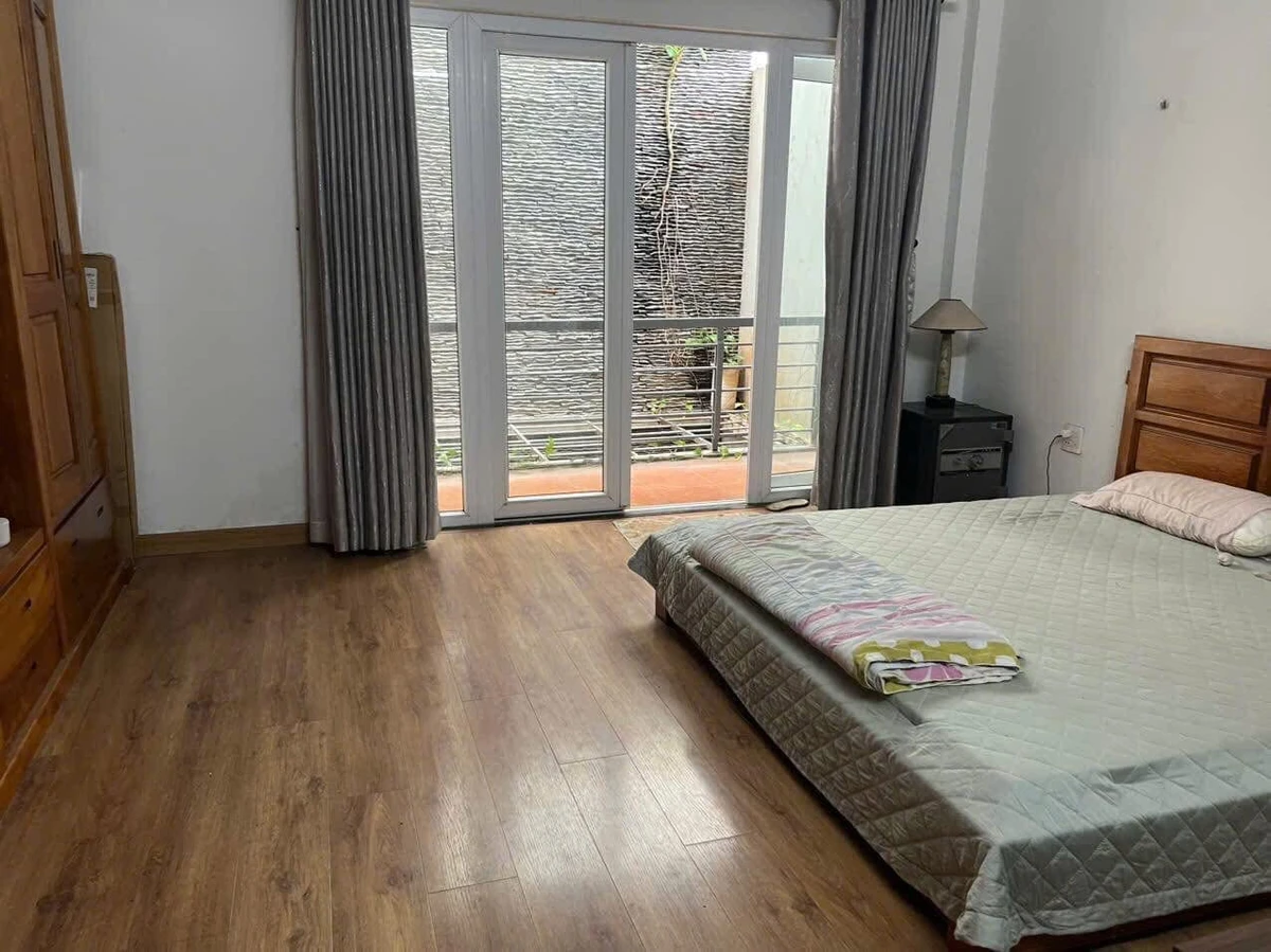 Cho thuê nhà mặt tiền 3 tầng, 3PN 4WC, 400m², 16tr/tháng, Q7 - Ảnh thu nhỏ 4