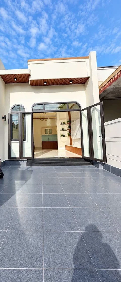 Bán nhà cấp 4 hiện đại 2PN, 100m² Phú An - Ảnh 1