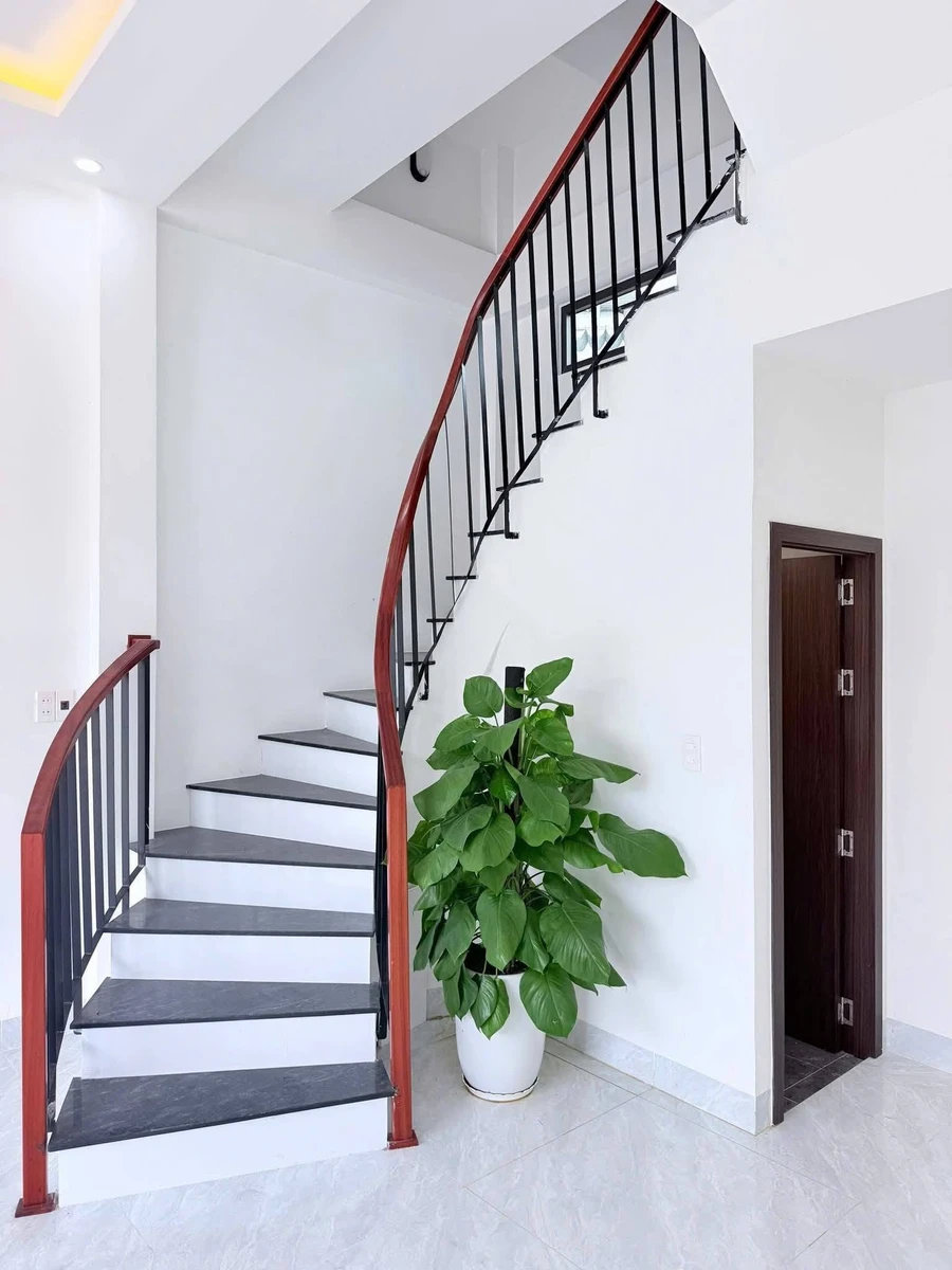 Bán nhà 3 tầng mặt tiền Điện Biên Phủ Đà Nẵng 8,39 tỷ - Ảnh thu nhỏ 2