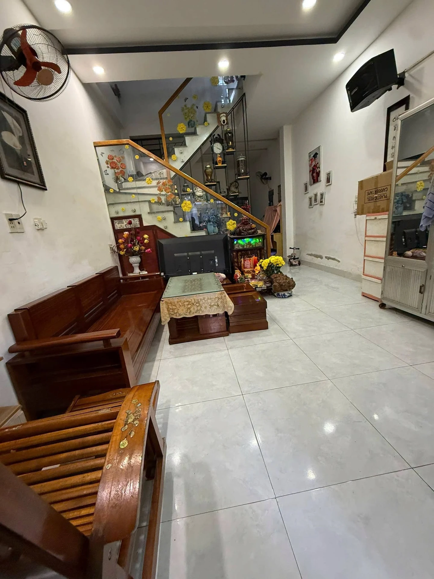Bán nhà 2 tầng 62m² 3 phòng ngủ Tôn Đản, Quận 9 - Ảnh 1