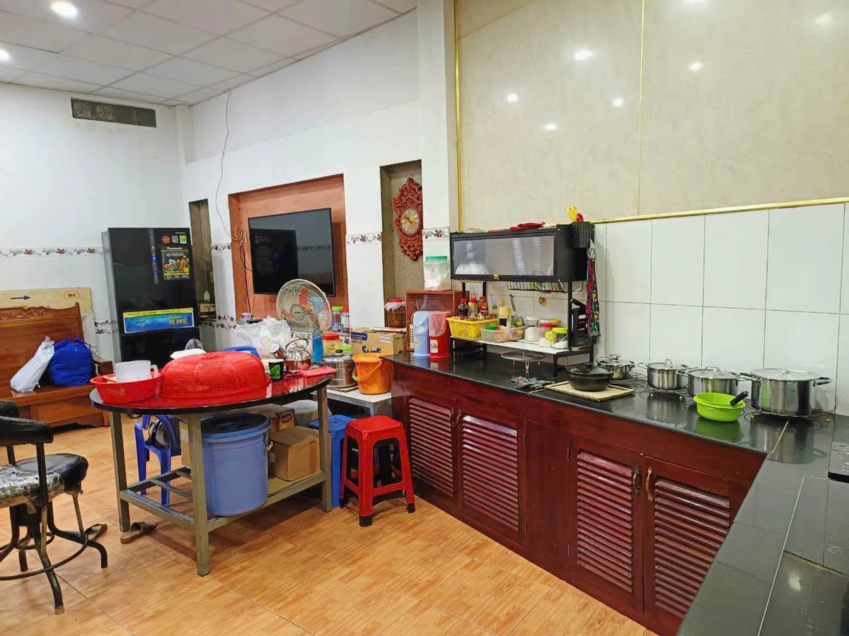 Nhà lầu 2 mặt tiền 9PN 250m² Biên Hòa 7 tỷ 990 triệu - Ảnh thu nhỏ 3