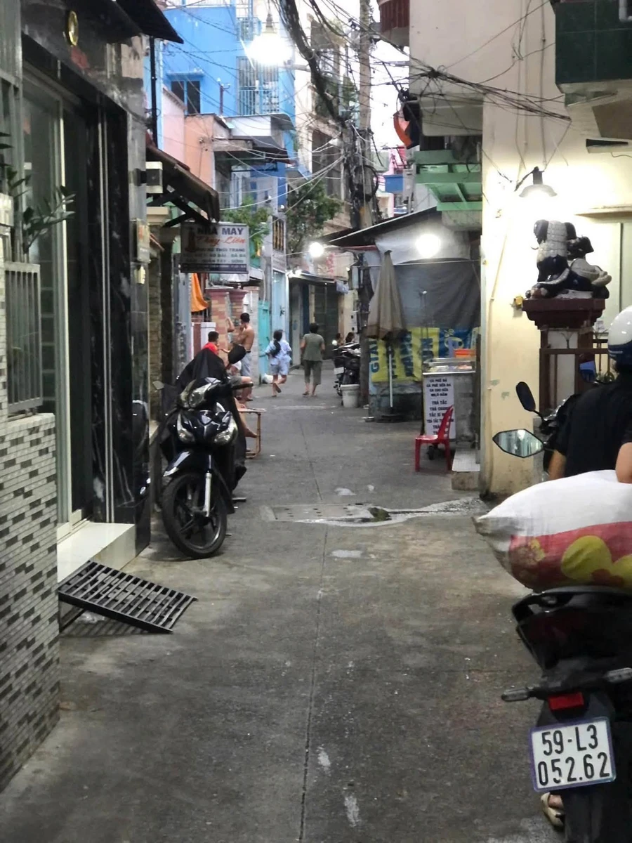 Bán nhà hẻm 33m2 Tùng Thiện Vương Quận 8, giá 5,48 tỷ - Ảnh 1
