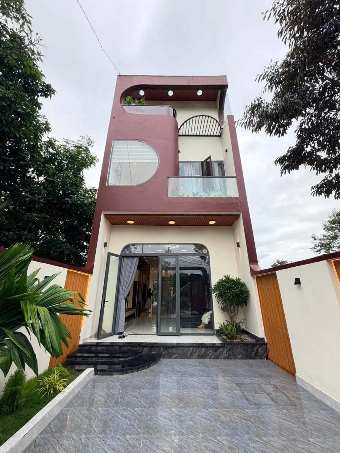 Bán nhà hẻm 303 Y Wang view suối, 5x50m, 4PN, full nội thất, Ea Kao, Buôn Ma Thuột - Ảnh 1