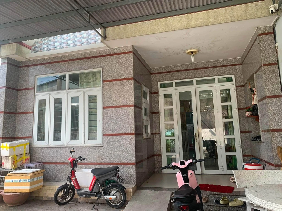 Bán nhà ngang 6,5m, 118,5m², 3PN 2WC, sổ riêng thổ cư, gần đường Nguyễn Ái Quốc - Ảnh thu nhỏ 4