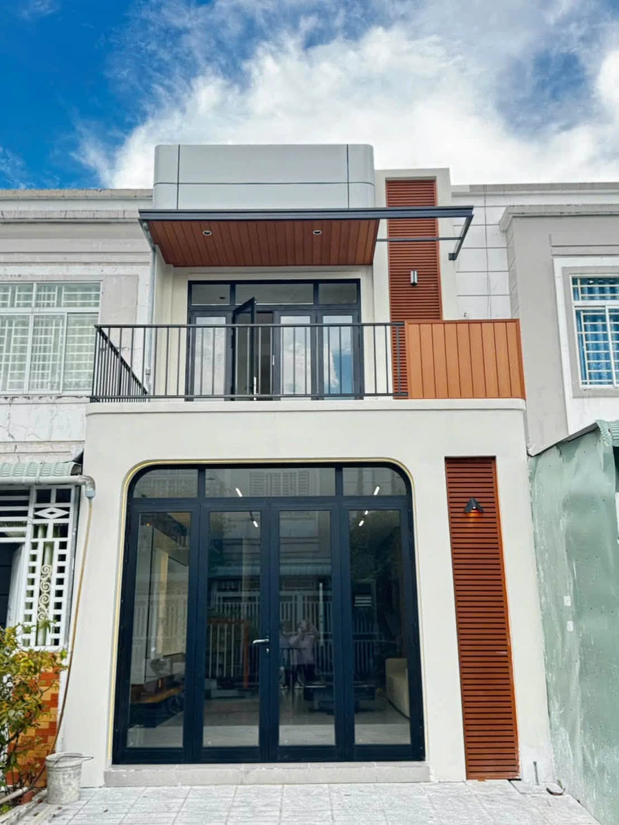 Bán nhà hiện đại mặt tiền Võ Thị Mười Rạch Giá 67,5m² 2,65 tỷ - Ảnh thu nhỏ 2