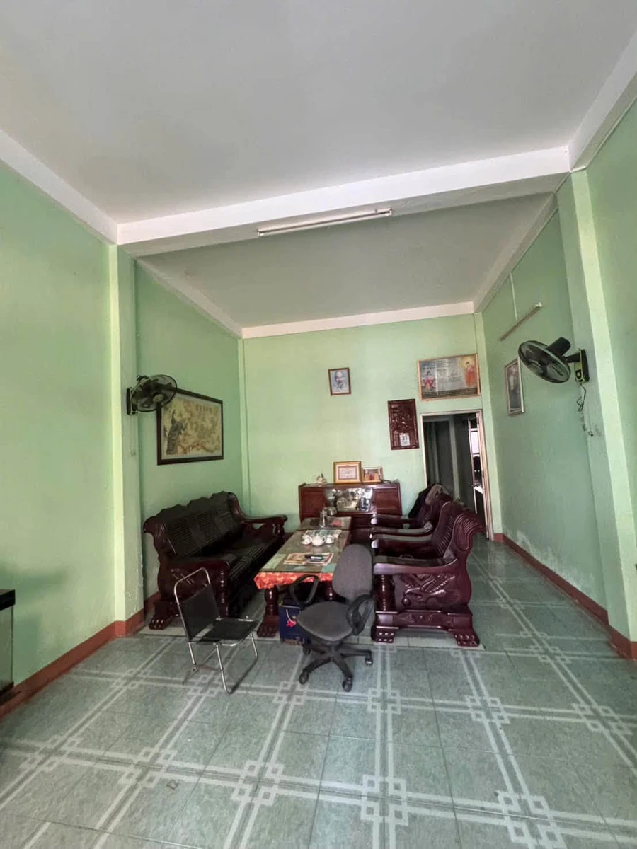 Nhà 2 tầng mặt tiền Nguyễn Huệ 165m² 3 tỷ - Ảnh thu nhỏ 2