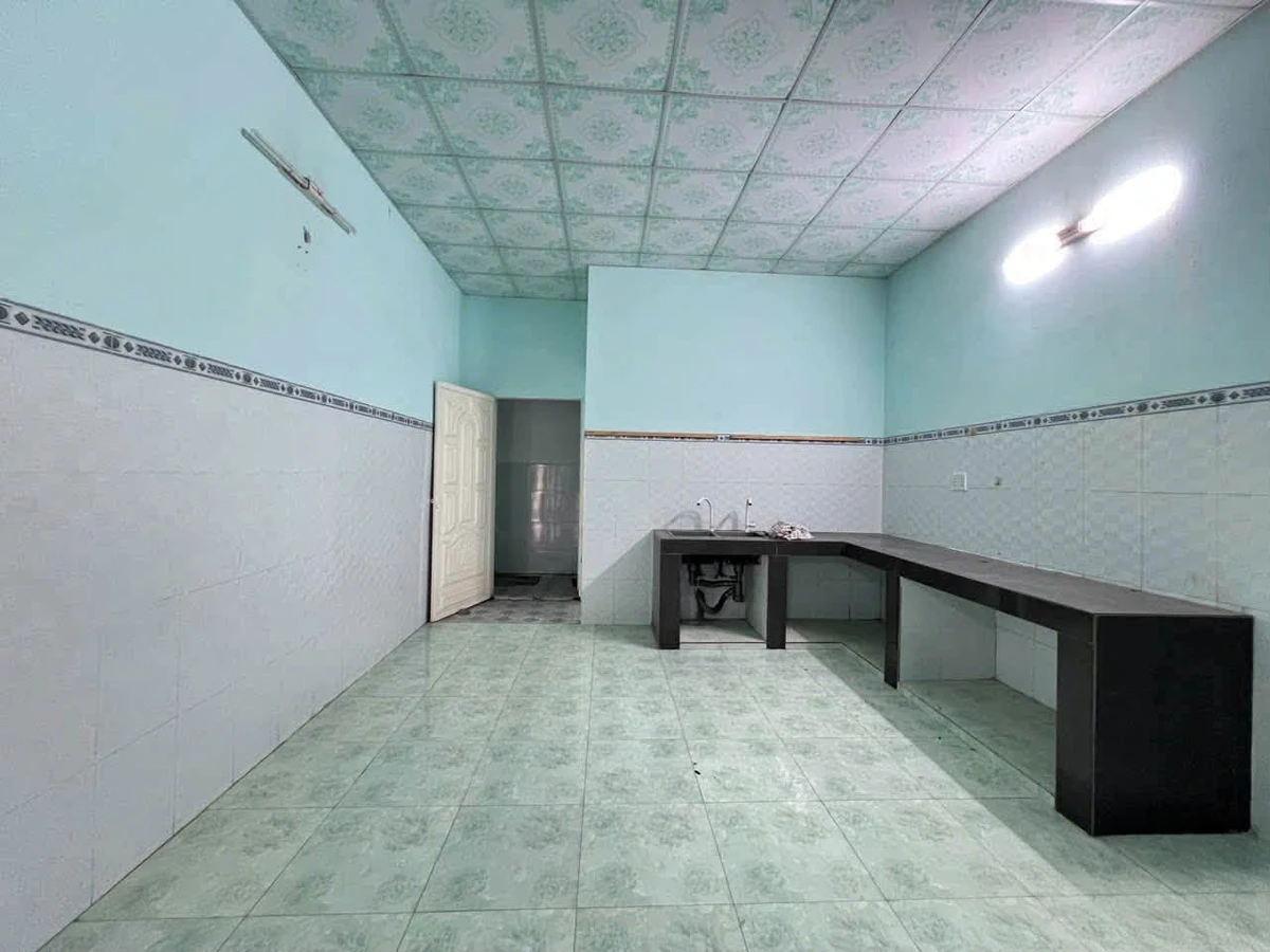 Bán nhà mặt tiền kinh doanh 4x25m 1 trệt 1 lầu 3PN giá 2,58 tỷ Đức Hòa Hạ - Ảnh thu nhỏ 5
