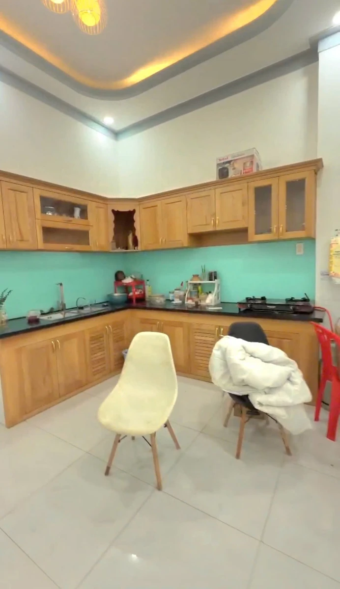 Bán nhà 1 trệt 1 lầu 60m2 gần chợ Phú Phong, Thuận An 3.4 tỷ - Ảnh thu nhỏ 2