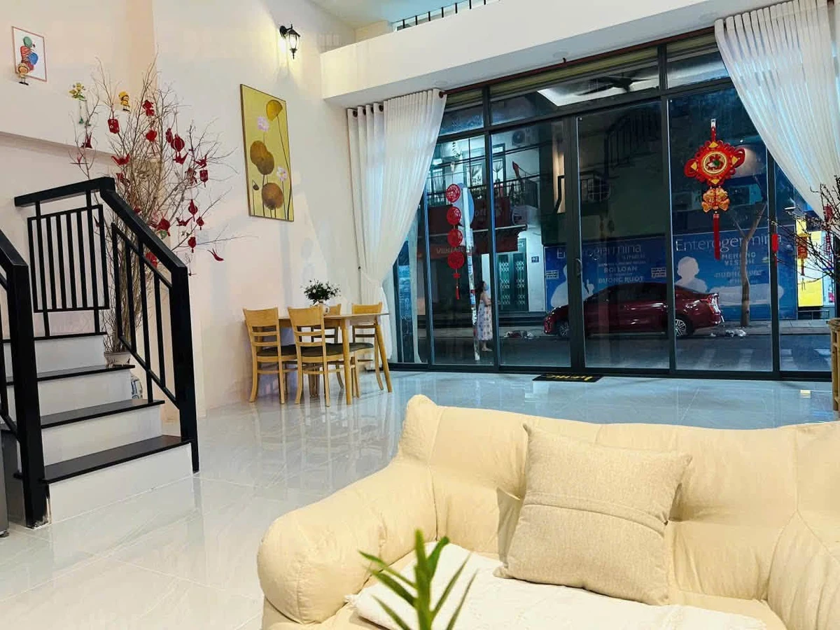 Bán nhà mặt tiền Bà Triệu, Nha Trang, 41,8 m2, 3 PN, 13,5 tỷ - Ảnh thu nhỏ 3