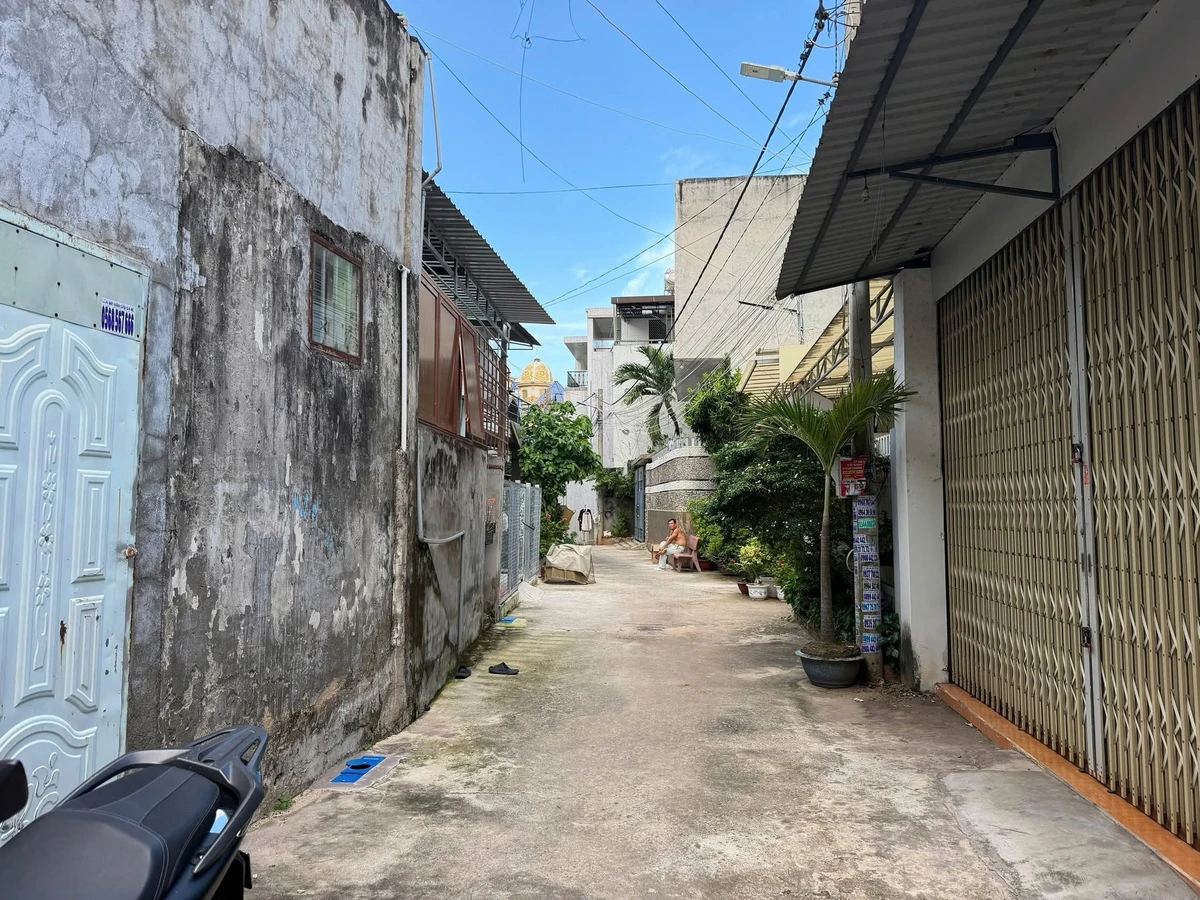 Bán nhà hẻm Lê Duẩn, Bà Rịa 2 PN 99m², 2.2 tỷ - Ảnh thu nhỏ 3