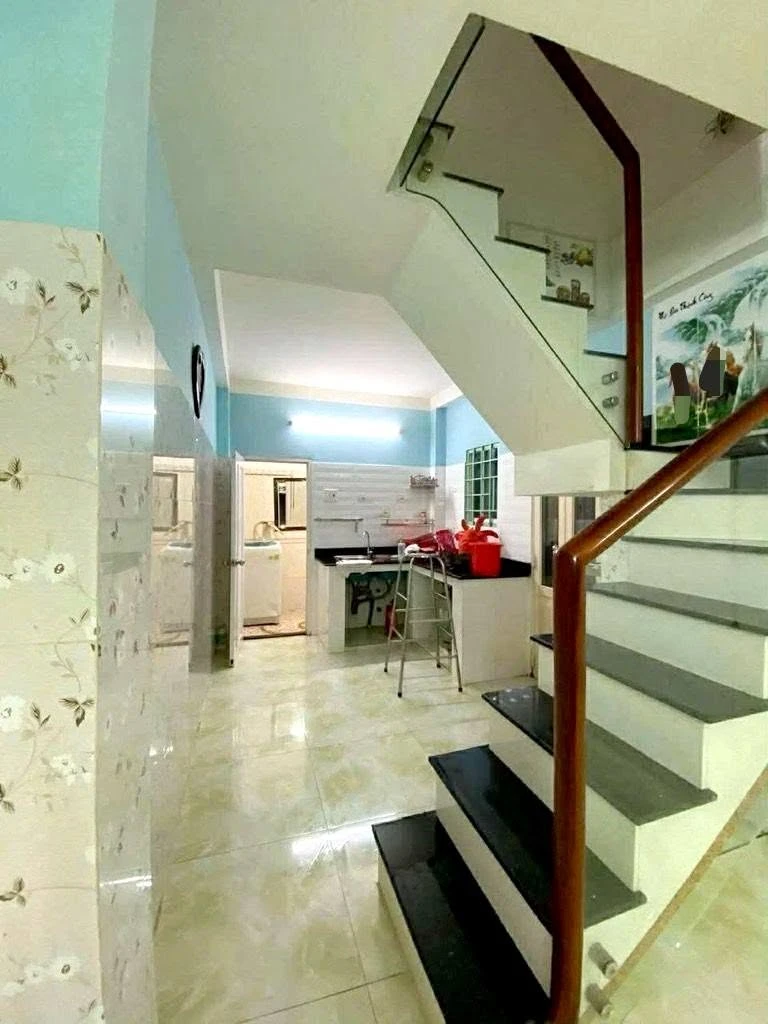 Nhà mặt tiền 25m² 2PN 2WC Quận 1 trên 4 tỷ - Ảnh thu nhỏ 2