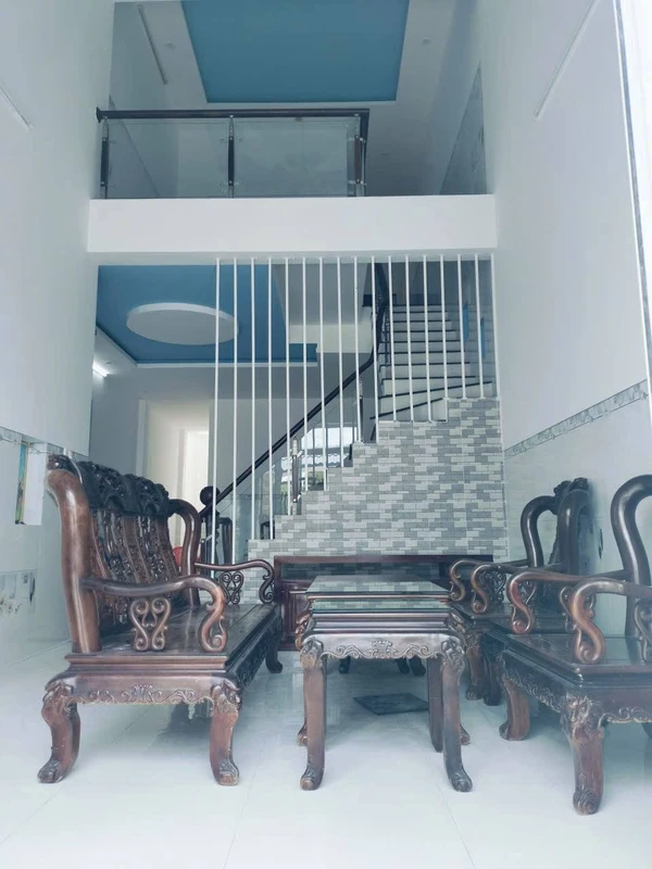 Bán nhà mặt tiền đường nhựa 100m2, 1 trệt 1 lầu 3PN gần Trường Lê Quý Đôn Phan Thiết