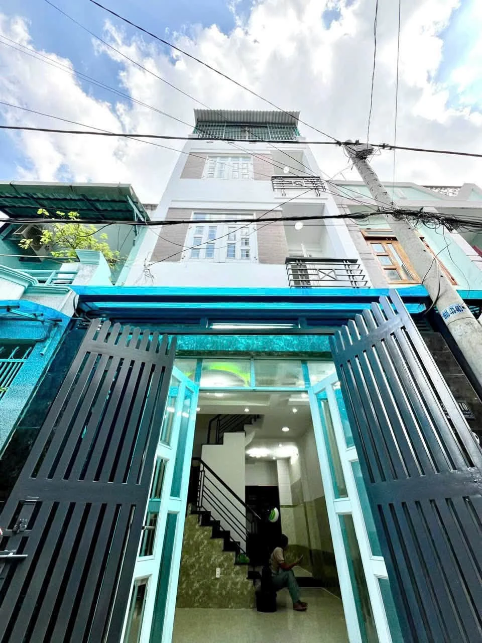 Nhà 4 tầng 120,5m² gần Gò Vấp, full nội thất, 4,7 tỷ - Ảnh 1