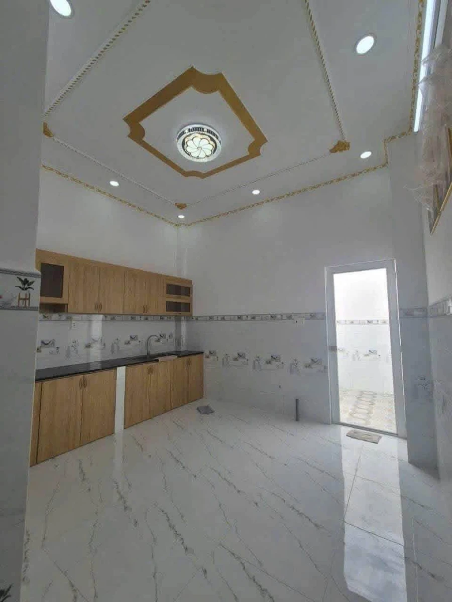 Bán nhà tân cổ điển 97,5m² 4PN 2WC Cần Giuộc - Ảnh thu nhỏ 5