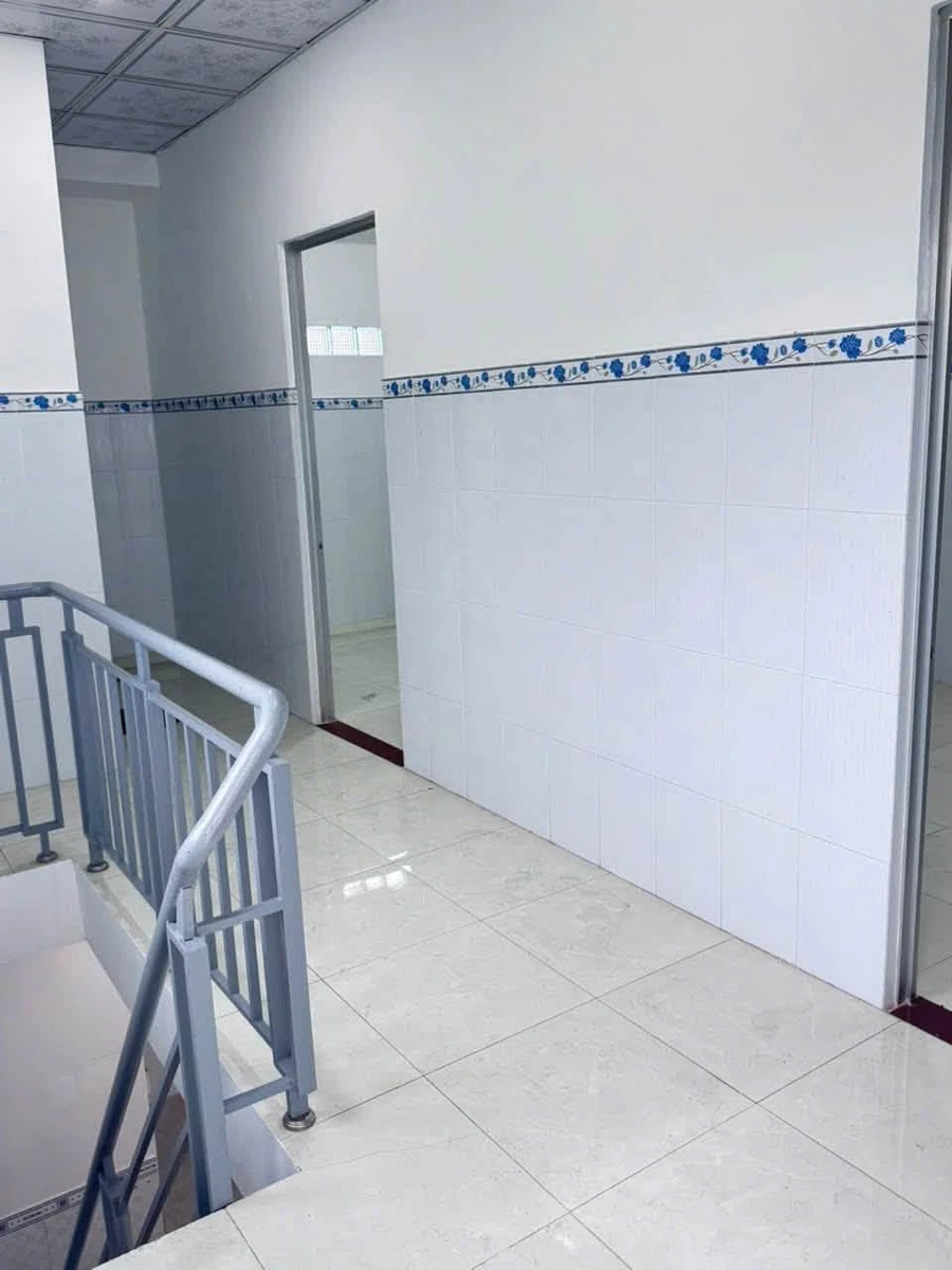 Bán nhà 1 trệt 1 lầu Phú Tân 136m² 3PN 1 tỷ 250 triệu - Ảnh thu nhỏ 3