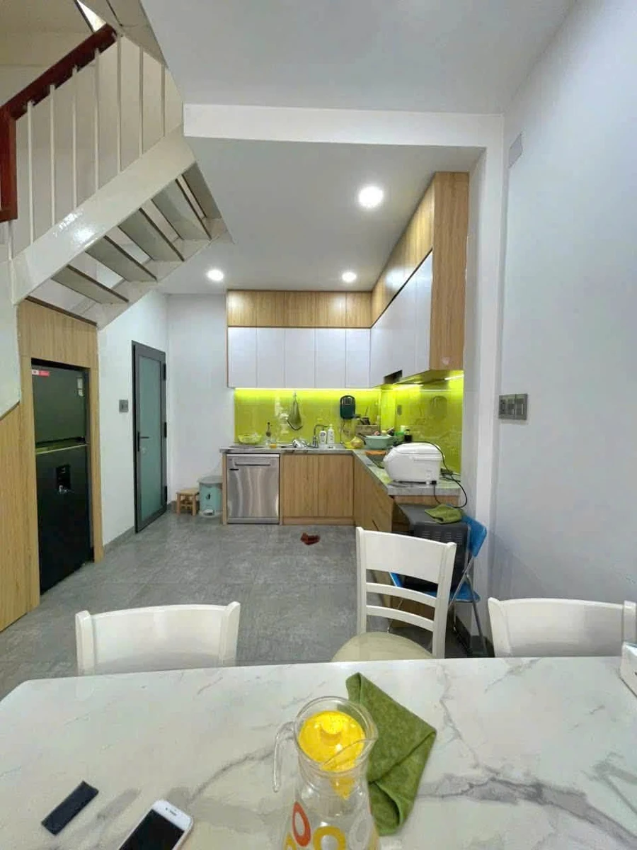 Bán nhà hẻm xe hơi 3 tầng 48m2 đường Lạc Long Quân, giá 7 tỷ - Ảnh thu nhỏ 3