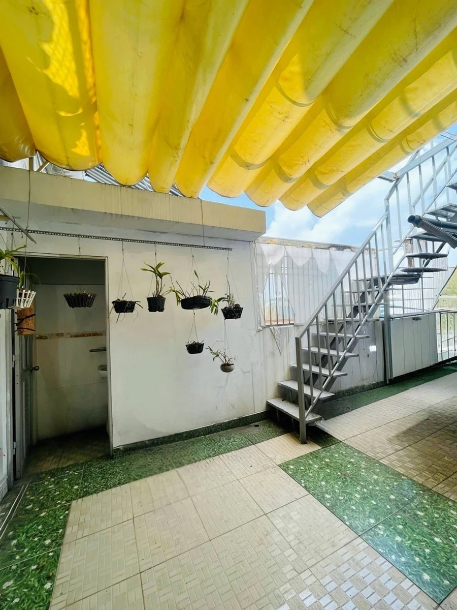 Bán nhà 3 lầu 70m² Quận 12, hơn 2 tỷ - Ảnh thu nhỏ 4