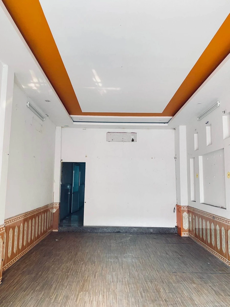 Cho thuê nhà mặt tiền 5PN, 102m², Nguyễn Hoàng, 17 tr/tháng - Ảnh thu nhỏ 3