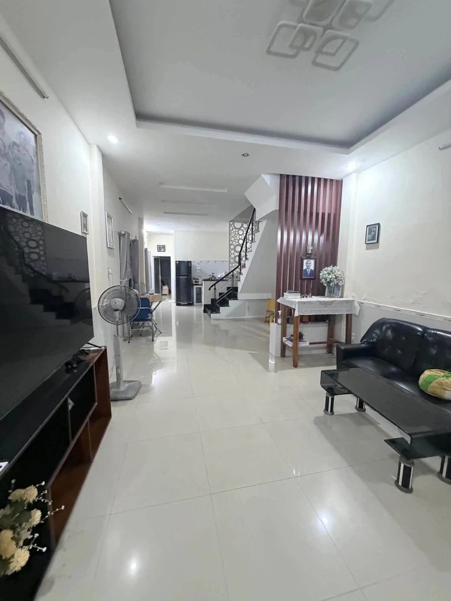 Bán nhà 2 tầng 100m2, 3 phòng ngủ Ông Ích Khiêm Q1 - Ảnh thu nhỏ 3