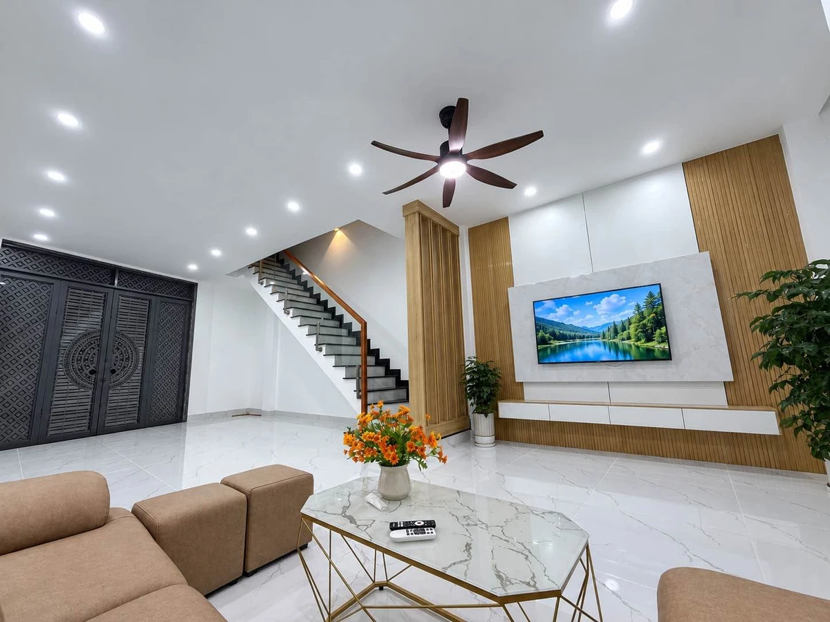 Bán nhà mặt tiền Lương Thế Vinh 5x10,5m, sử dụng 170m², giá 4,68 tỷ - Ảnh thu nhỏ 2