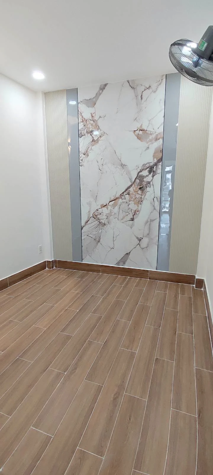 Bán nhà mới 3 tầng 4PN 52m² Khánh Hội Quận 4 - Ảnh 1