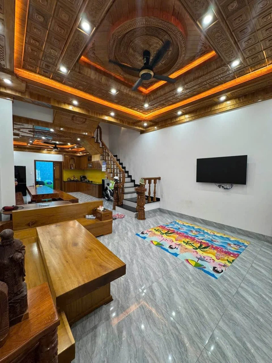 Bán nhà 3 tầng, 2PN, 96.6m2 mặt tiền 11m Nha Trang - Ảnh thu nhỏ 4