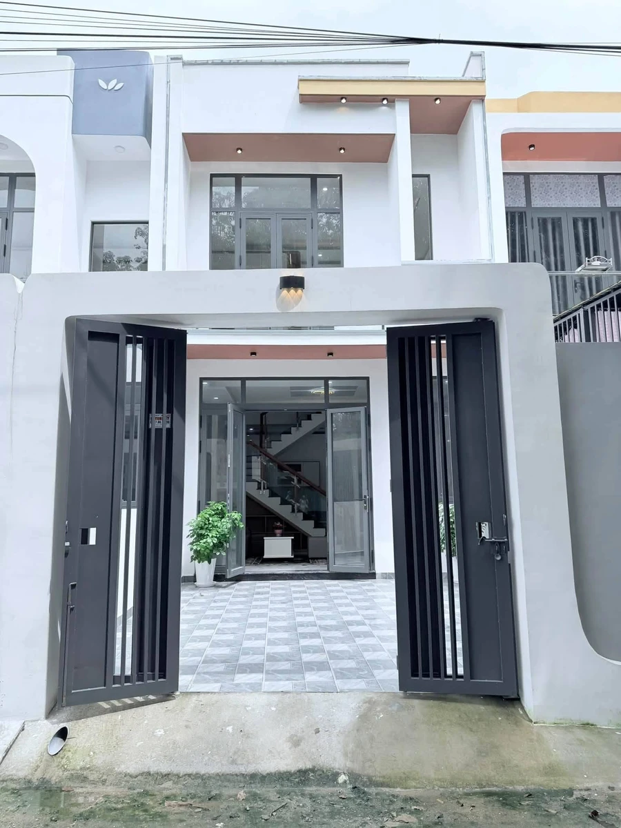 Bán nhà 1 trệt 1 lầu 100m² gần KCN Vsip 2, 2 tỷ 350 triệu - Ảnh 1