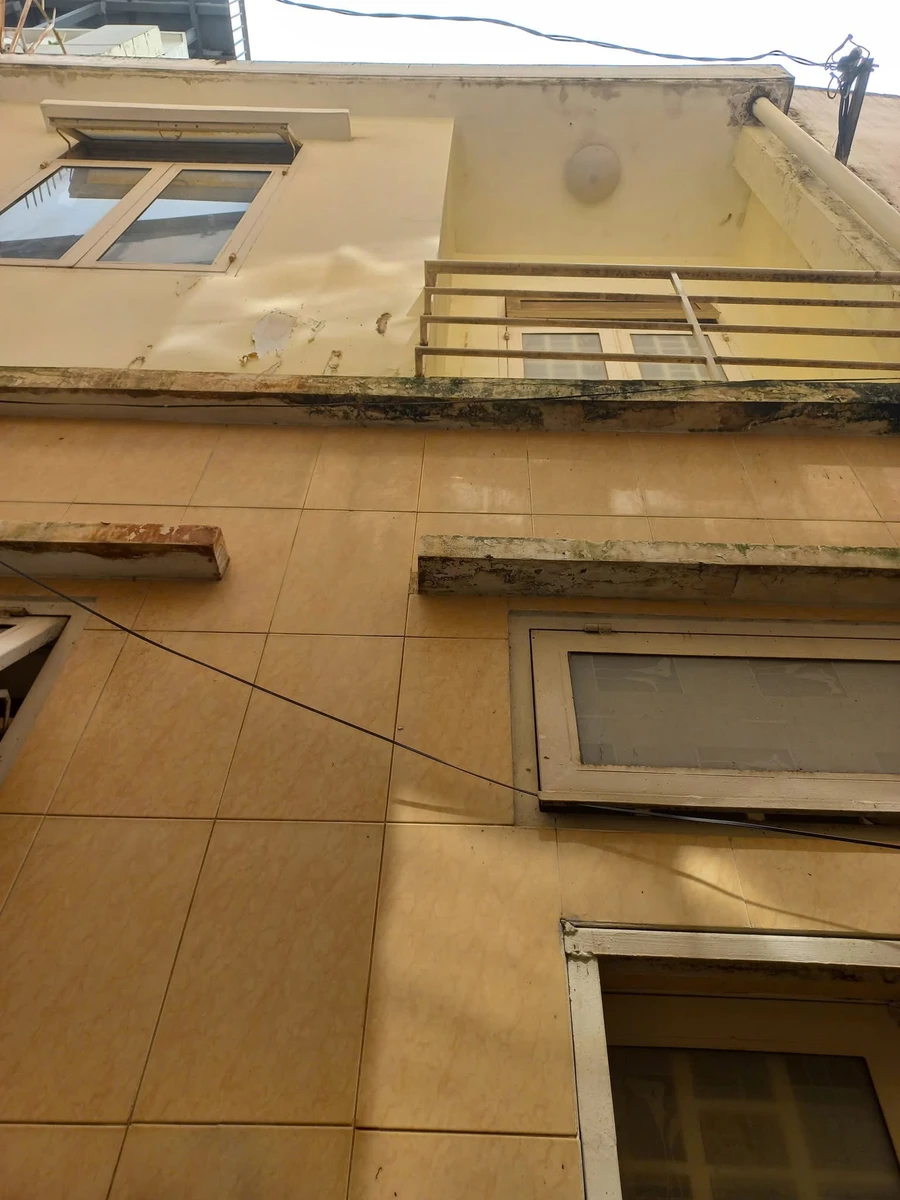 Bán nhà phố 2PN mặt tiền Tân Định Quận 1, 20.5m², giá 3.95 tỷ - Ảnh thu nhỏ 3