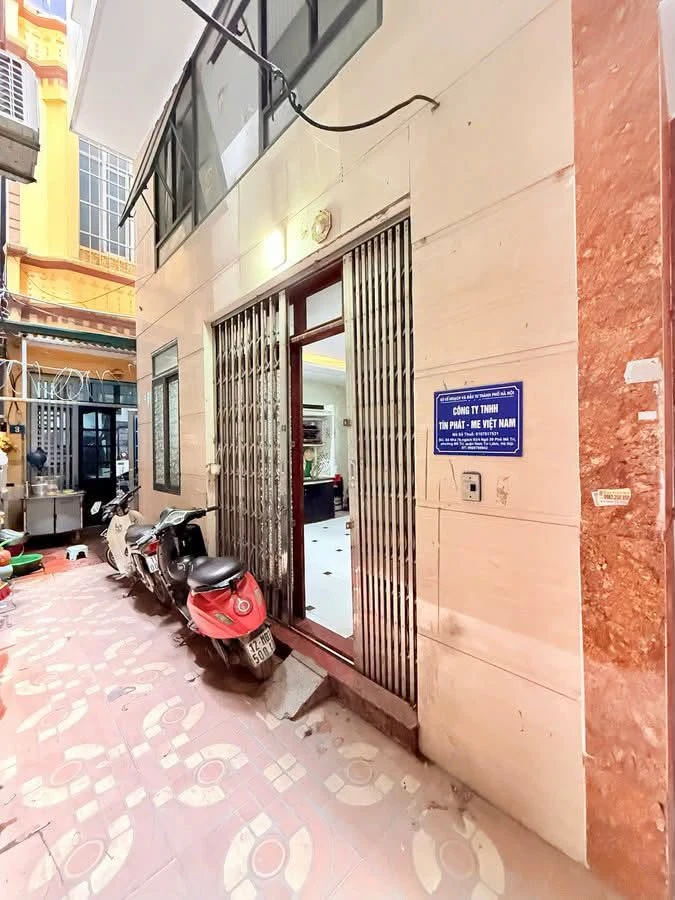 Bán nhà 5 tầng 30m2, 3 phòng ngủ, ngõ 3 gác tại Mễ Trì Hạ, Hà Nội - Ảnh 1