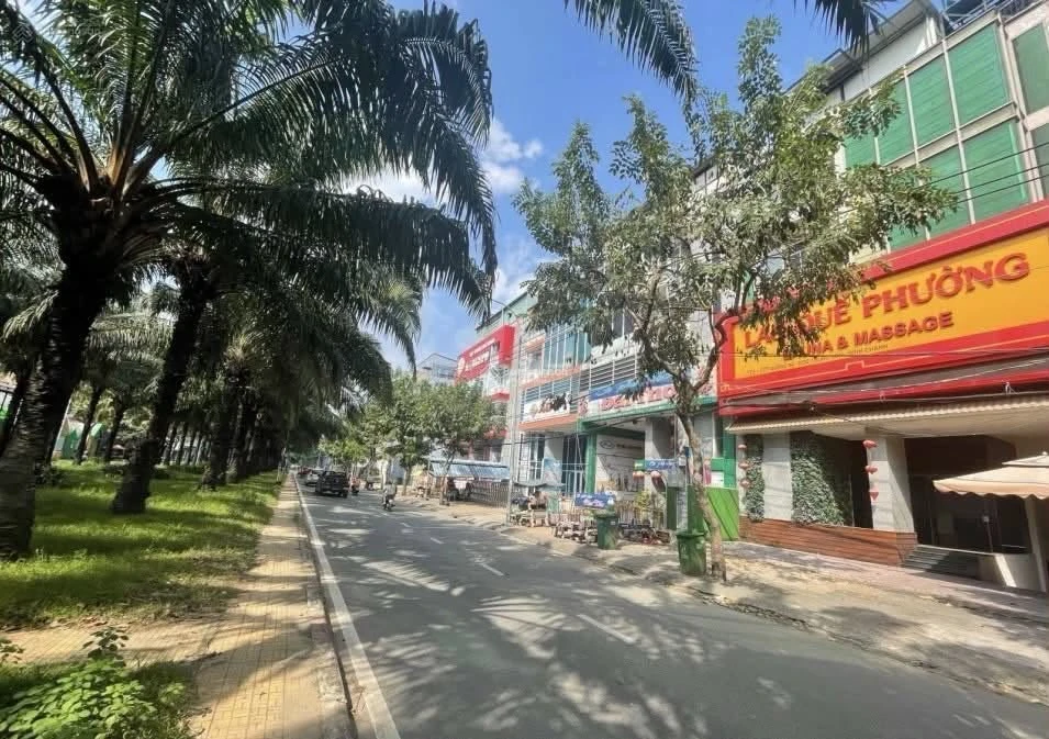 Bán tòa nhà mặt tiền 7 tầng thang máy 200m² Trung Sơn Q.7 - Ảnh 1