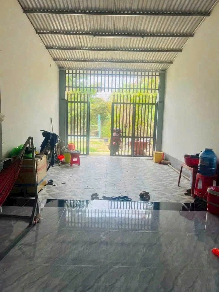 Bán nhà giá rẻ hẻm 32 Trần Phú, Hòa Thành, Tây Ninh, 112m2, giá 700 triệu - Ảnh thu nhỏ 2
