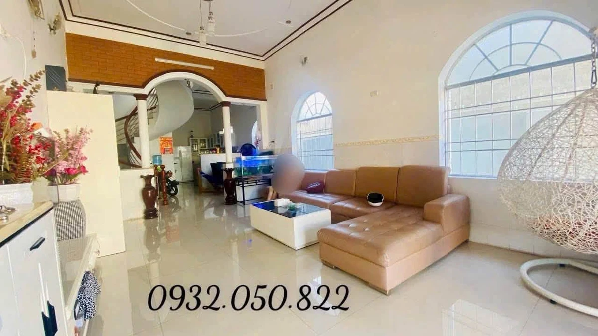 Bán nhà cấp 3 mặt đường Cao Bá Quát, 131.8m2, Lâm Đồng - Ảnh 1