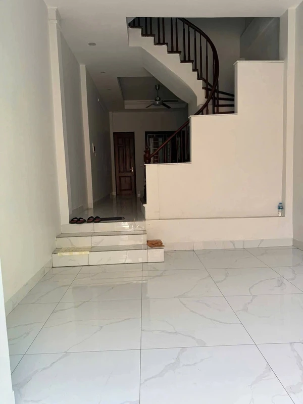 Cho thuê nhà 4 tầng 4 PN 50m² Phúc Lợi 8 triệu/tháng