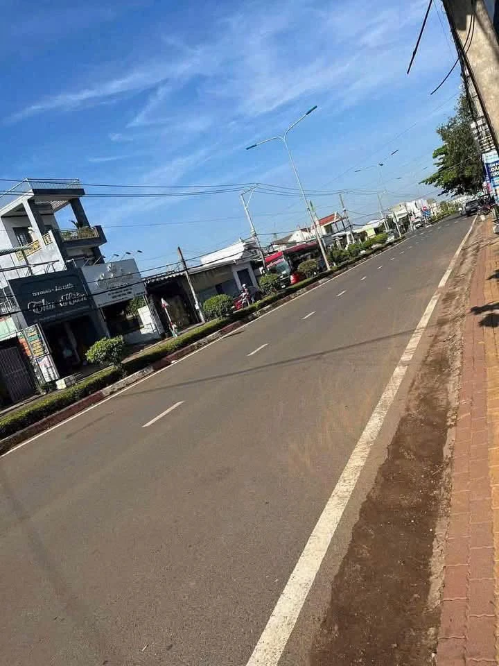 Bán đất mặt tiền Lê Quý Đôn Đồng Xoài 150m2, 1 tỷ 9 - Ảnh thu nhỏ 2