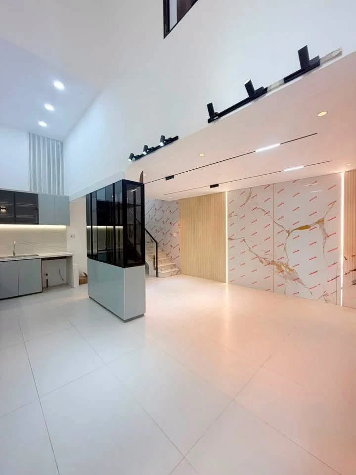 Bán nhà 5 phòng ngủ 160m2 Tôn Đản Quận 4 giá 6 tỷ 499 triệu - Ảnh thu nhỏ 4
