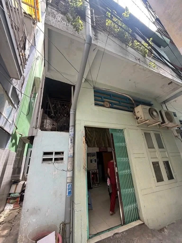 Bán nhà hẻm 3 tầng 3,9x11m, 4PN, đường Tân Phước, Quận 10, giá 6,5 tỷ - Ảnh 1