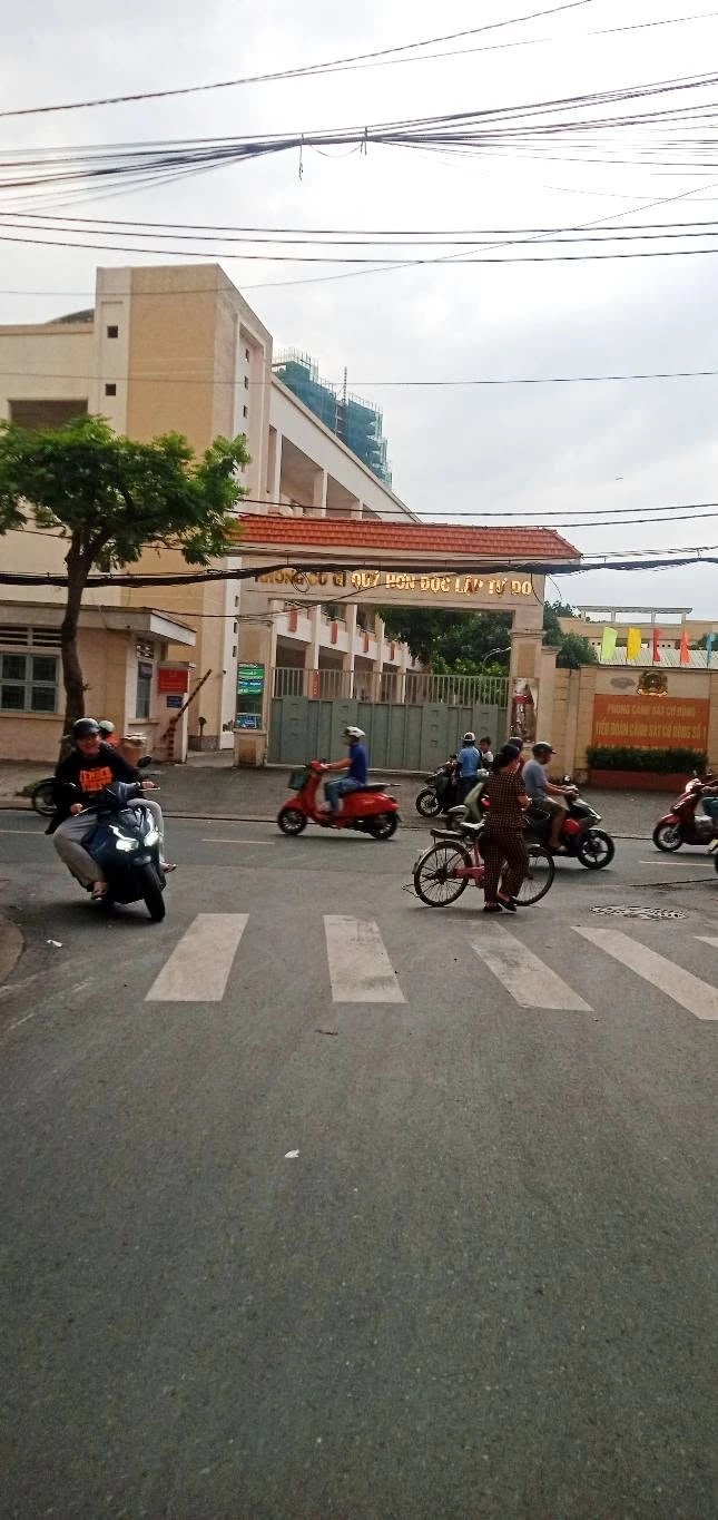 Bán nhà 30m2 2 phòng ngủ Linh Xuân Thủ Đức 2 tỷ - Ảnh 1
