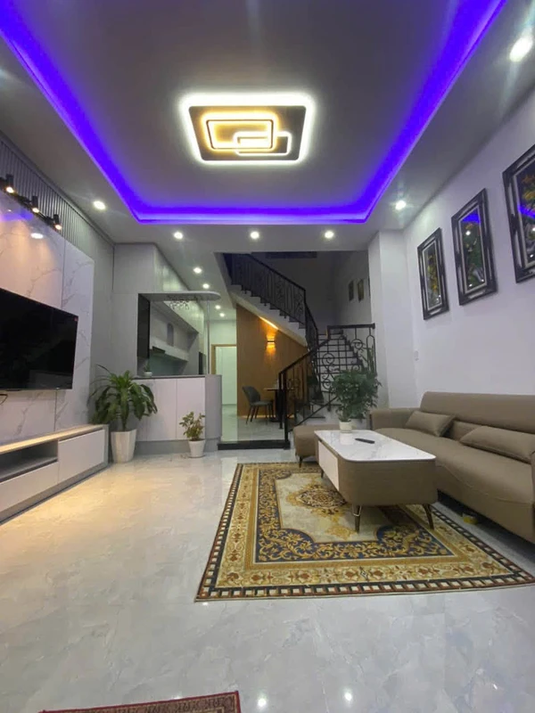 Bán nhà 3 tầng tân cổ điển 82m² Phạm Văn Đồng Huế