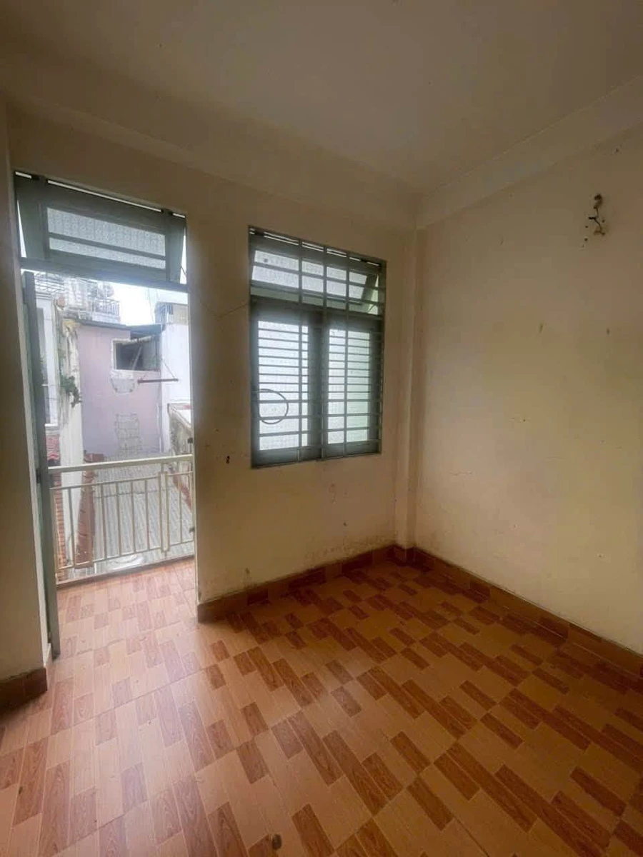 Bán nhà 1 trệt 3 lầu 6 phòng ngủ 595 Nguyễn Đình Chiểu, Phường 2, Quận 3 - Ảnh thu nhỏ 3