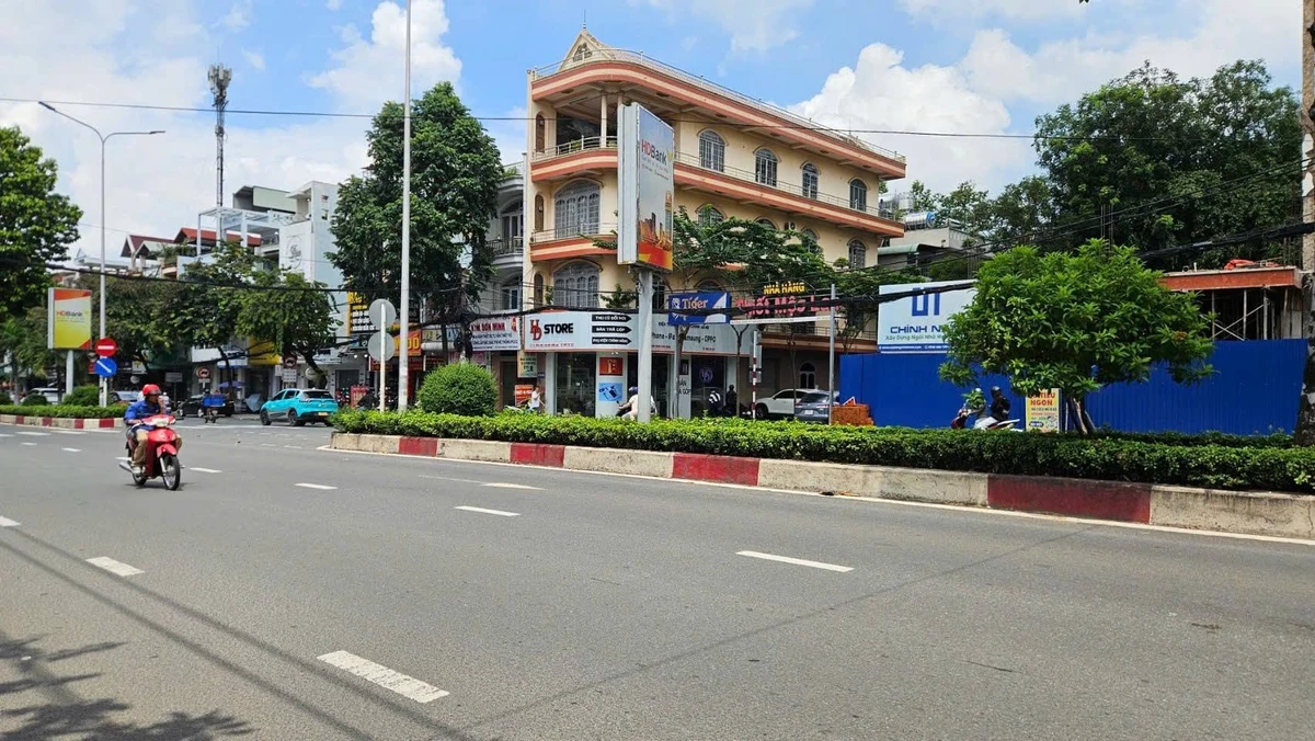 Bán nhà góc 2 mặt tiền Đồng Khởi Tam Hiệp 210m² 35 tỷ - Ảnh 1