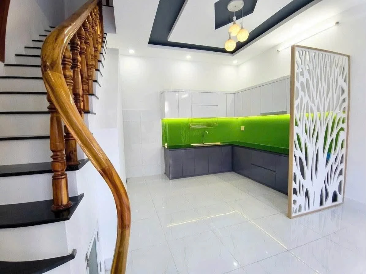 Bán nhà 1 trệt 3 lầu 42.8m2 Lê Hồng Phong, 5.7 tỷ - Ảnh thu nhỏ 2