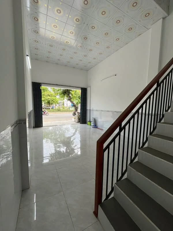 Bán nhà cấp 4 mặt tiền Nguyễn Tất Thành, Tuy Hoà 62m² 2 phòng ngủ 2,65 tỷ