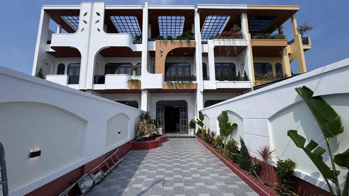Bán nhà 1 trệt 2 lầu 161m2 sân vườn mặt tiền đường xe hơi tại Long Trạch, Cần Đước, Long An - Ảnh thu nhỏ 2