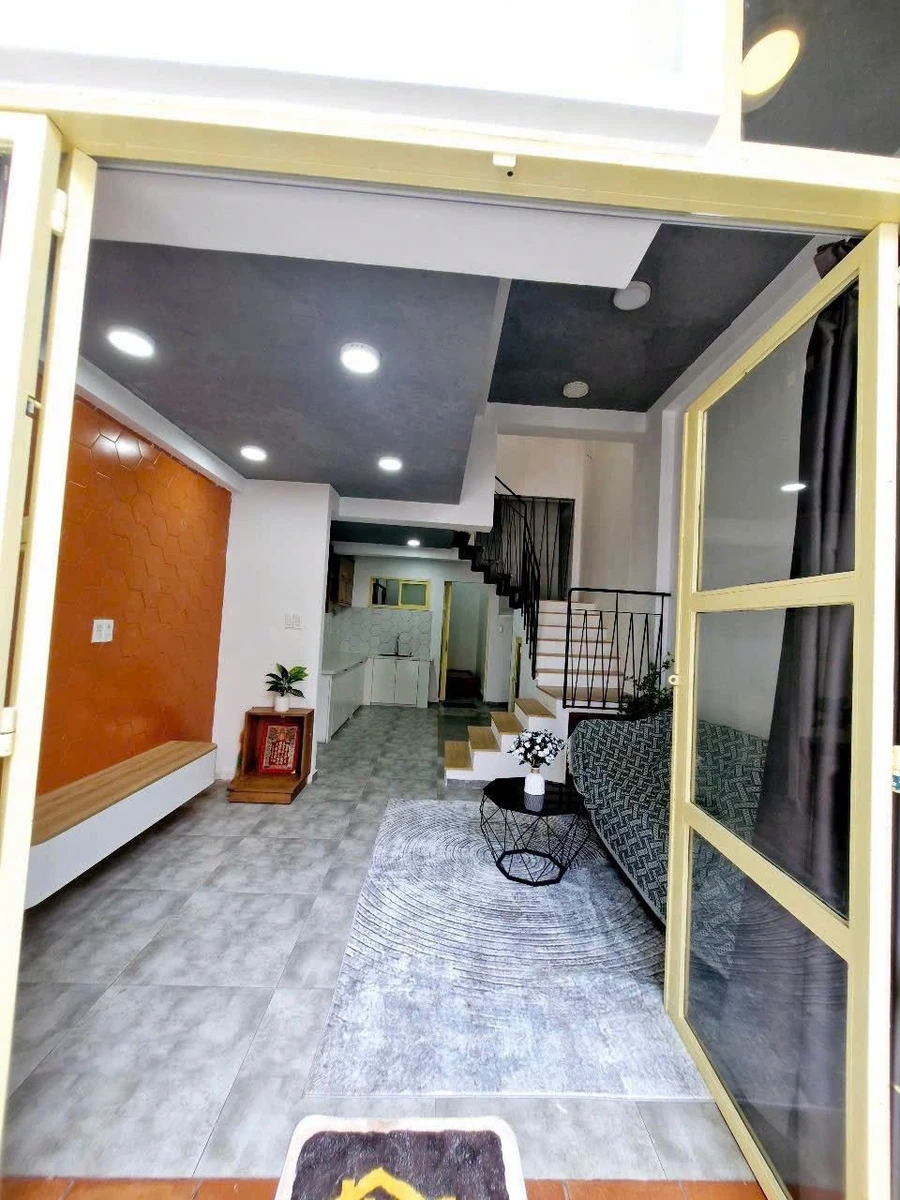 Cho thuê nhà nguyên căn 70m2, 4 phòng, Lê Văn Việt, Quận 9 - Ảnh 1