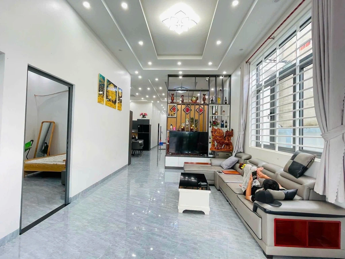 Bán nhà 4 phòng ngủ 200m² mặt tiền Đồng Xoài - Ảnh thu nhỏ 3