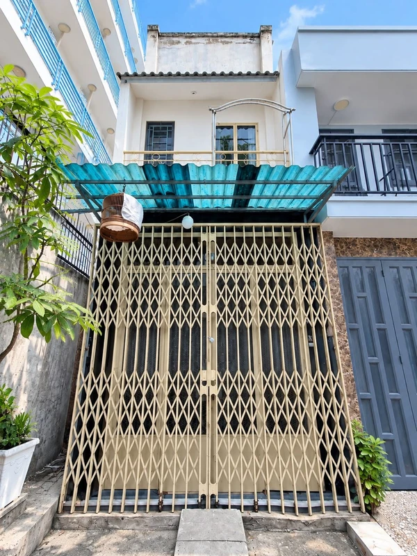 Bán nhà 2 tầng 30m2 sát mặt tiền Lê Quang Định, Phường 14, Bình Thạnh