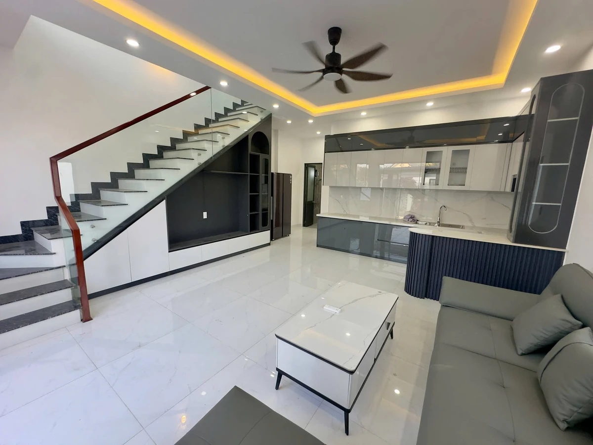 Bán nhà góc 3PN 110m2 mặt tiền 6m Khánh Hòa - Ảnh 1