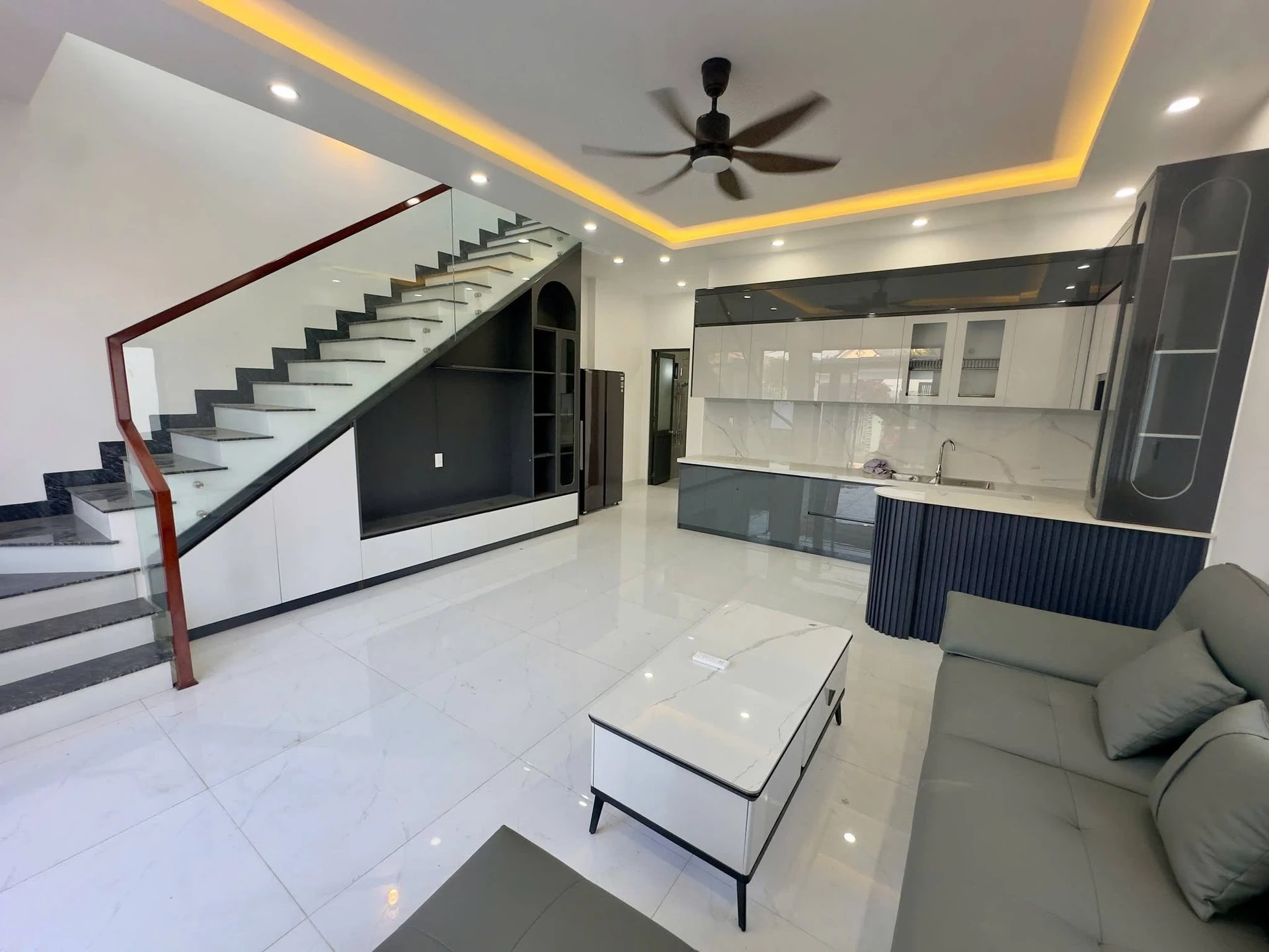 Bán nhà góc 3PN 110m2 mặt tiền 6m Khánh Hòa - Ảnh 1