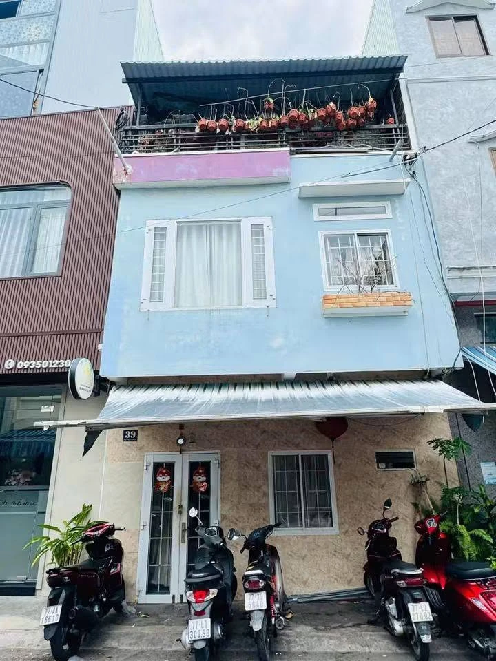 Bán nhà 3 tầng mặt tiền Ngô Thời Nhiệm 22m2, giá 2,9 tỷ - Ảnh 1