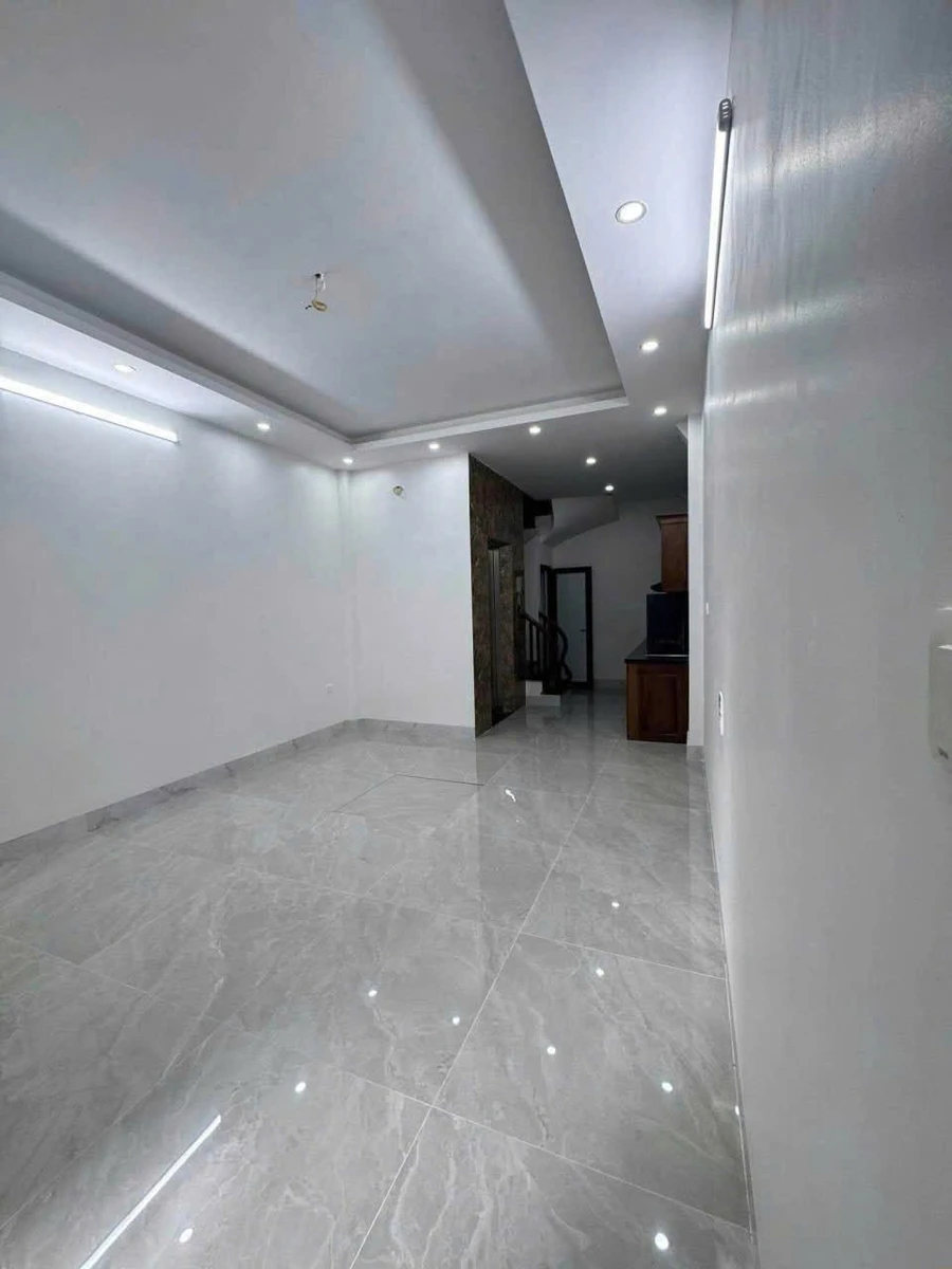 Cho thuê nhà 6 tầng 4PN có thang máy Xuân Đỉnh 45m² - Ảnh 1